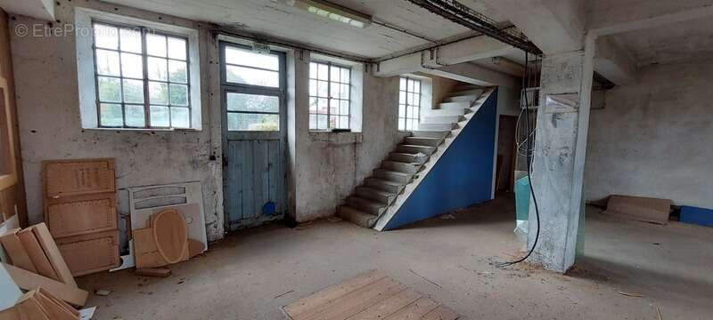 Commerce à L'HERMENAULT