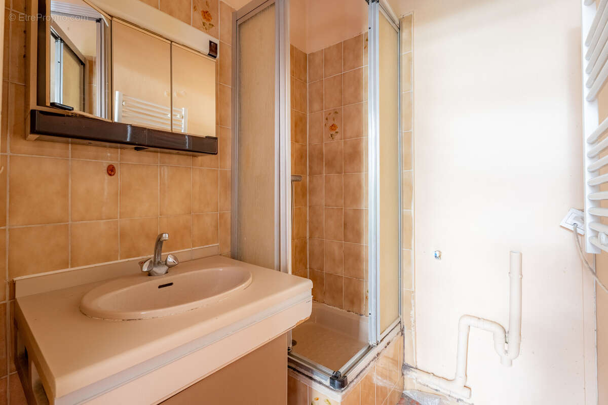 Appartement à MARSEILLE-4E