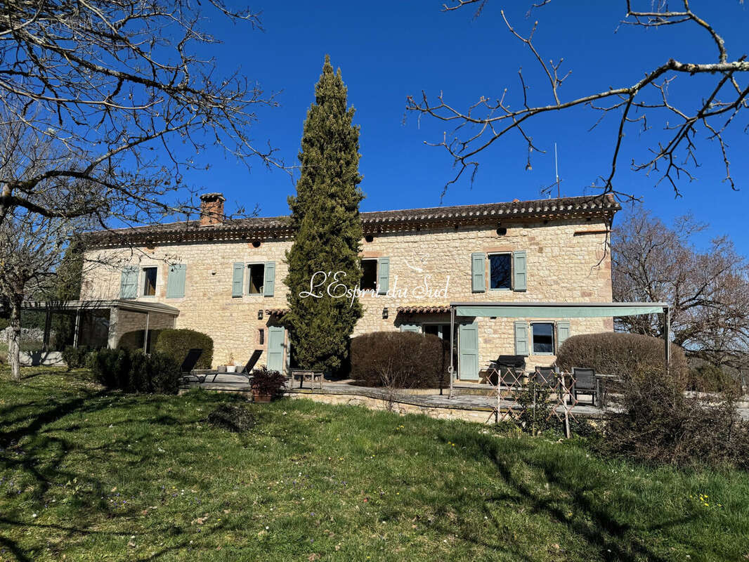 Maison 330 m² à Itzac  - photo 3