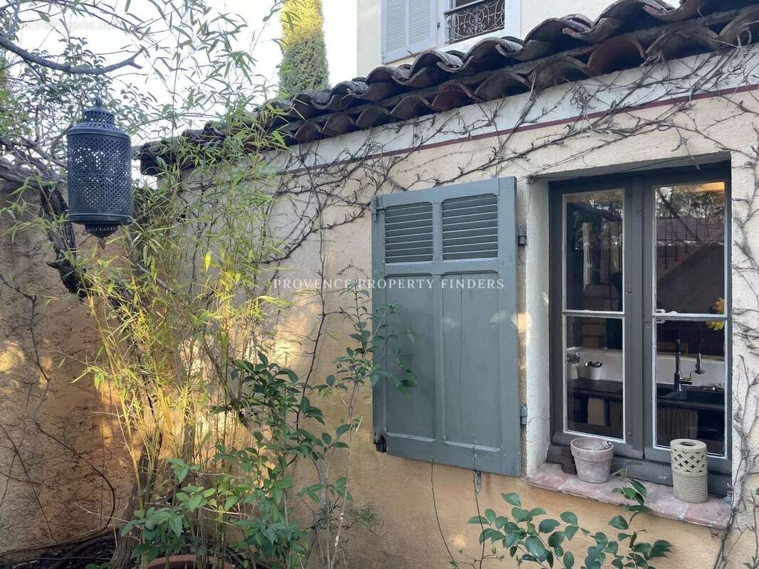 Maison à VILLECROZE