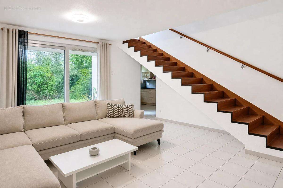 Maison de 4 pièces de 90 m² à Grenoble - photo 2