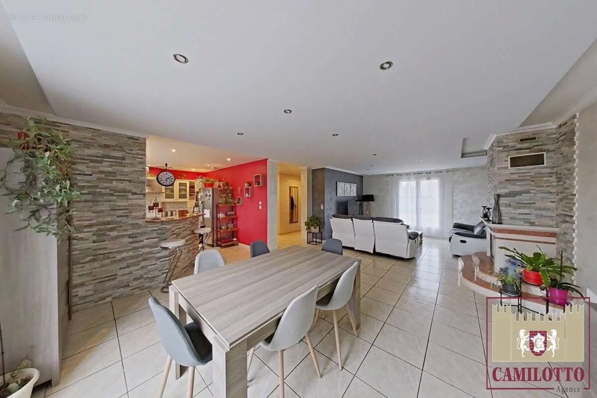 Maison à BOINVILLE-LE-GAILLARD