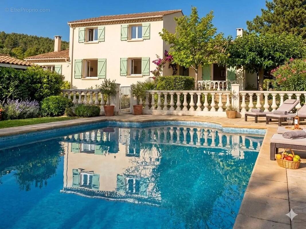 Maison à CAVEIRAC