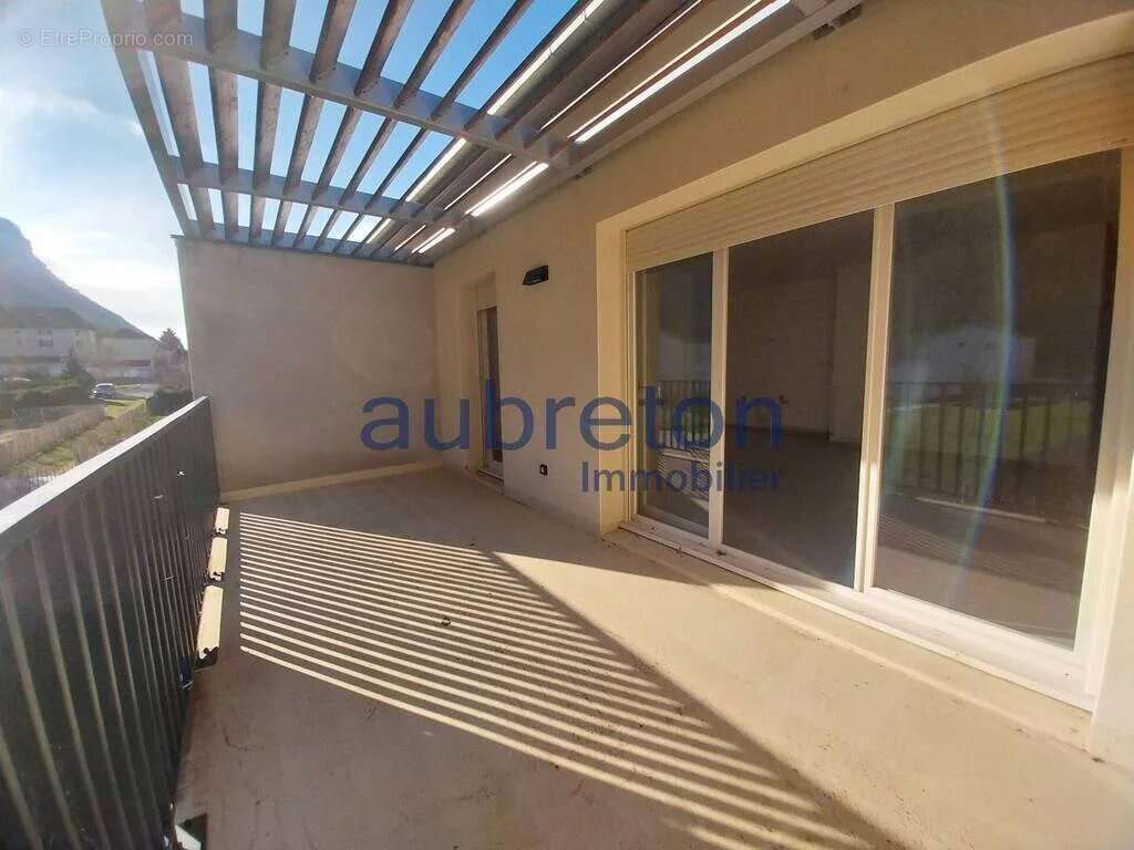 Appartement à COGNIN-LES-GORGES