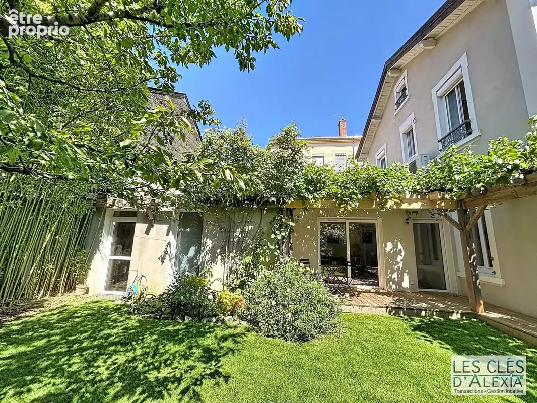Maison bourgeoise de 1903 rénovée à proximité de Montchat - photo 3