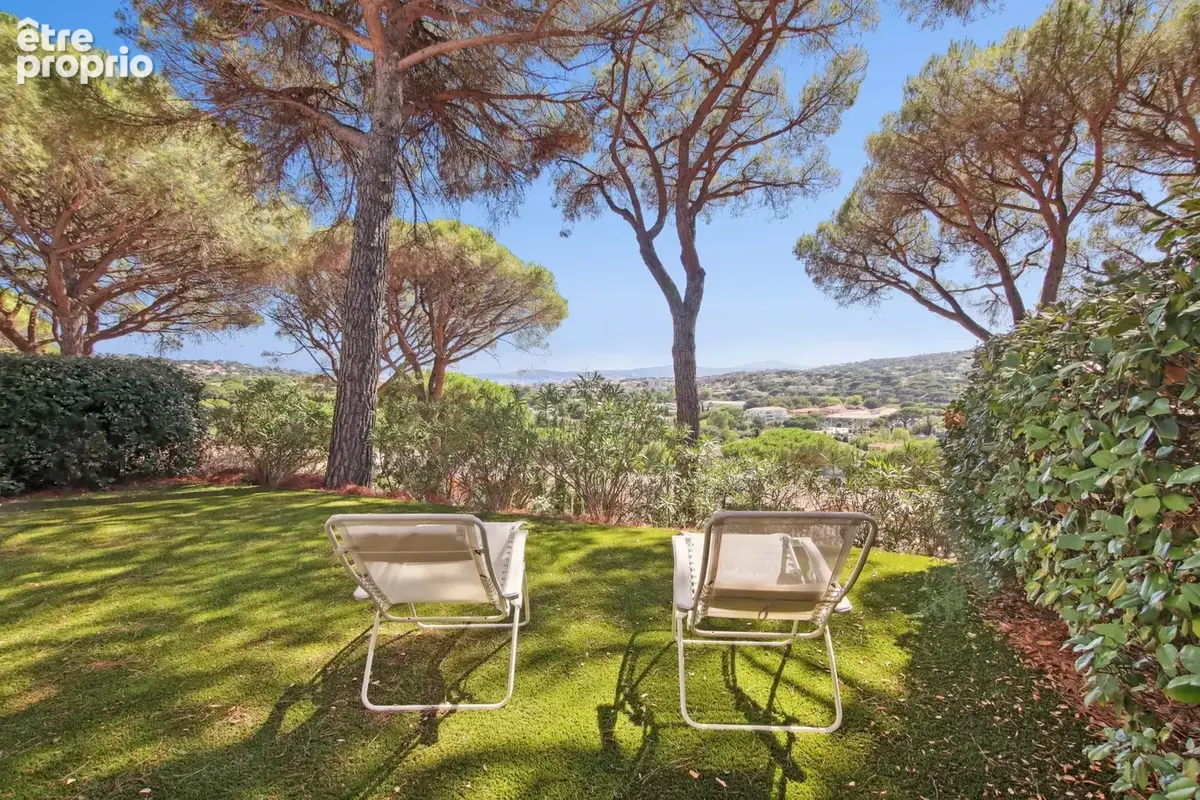 SOUS OFFRE - Exclusivité - Sainte-Maxime - Villa mitoyenne avec aperçu  mer, dans domaine sécurisé avec piscine - photo 2