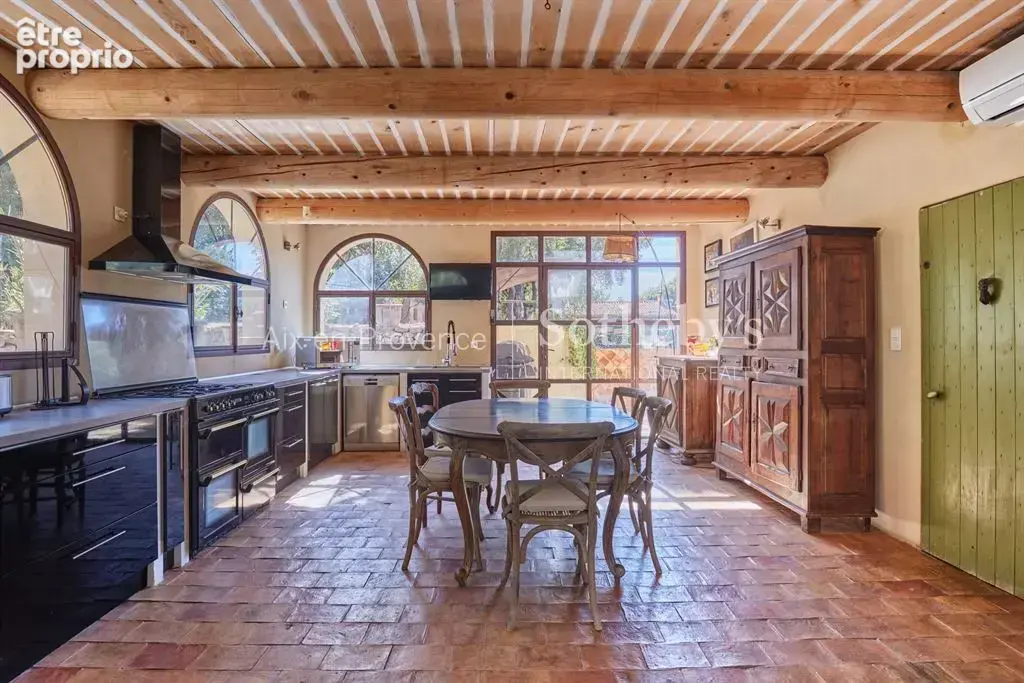 Propriété au Cœur de la Nature avec 3 dépendances - À 5' d'Aix-en-Provence - photo 3