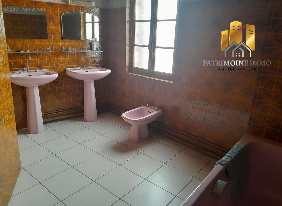 Commerce 155 m² à Brinon-Sur-Sauldre  - photo 9