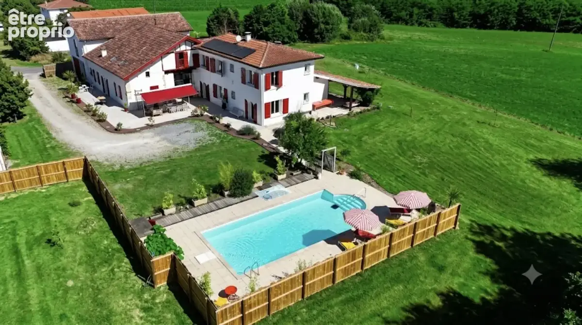 Propriété de caractère  645 m²  parc de 2 722 m²  fort potentiel - photo 3