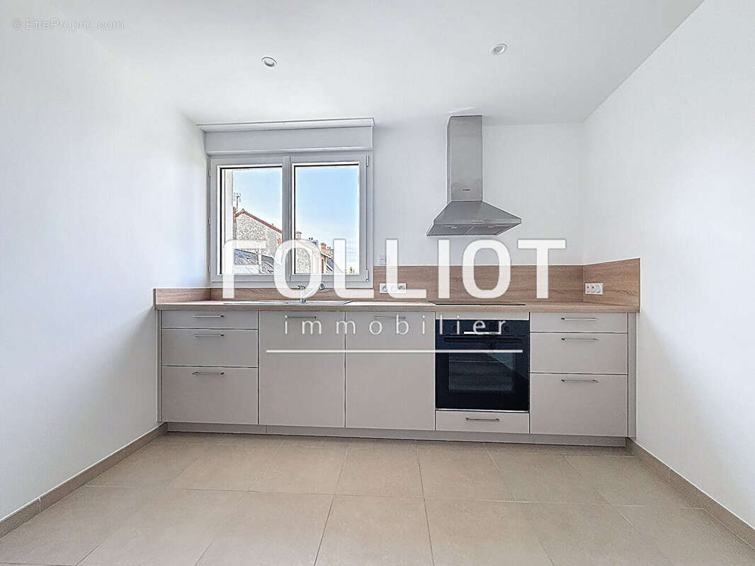 A vendre au coeur de CARTERET Appartement 3 pièces avec combles aménageables - photo 8