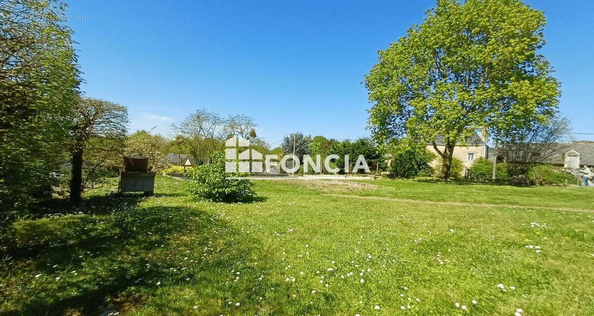 Terrain à MURS-ERIGNE