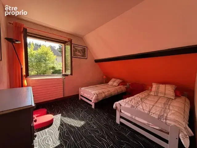 AUTUN, maison de qualité en pleine nature,4 chambres, atelier, dépendance, garages et jardin. - photo 12