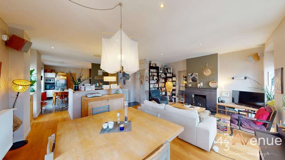 Appartement à SAINT-ETIENNE