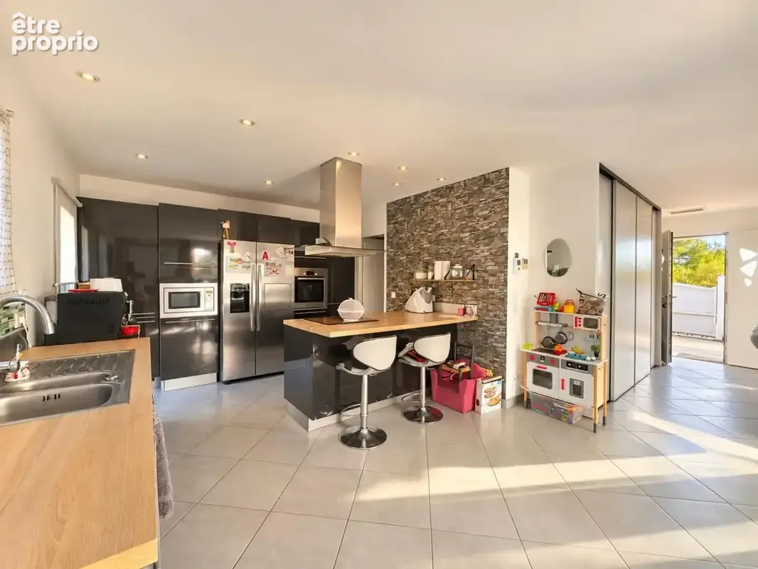 Maison 4 pièces 117 m² à vendre à Poussan (34560) - photo 3