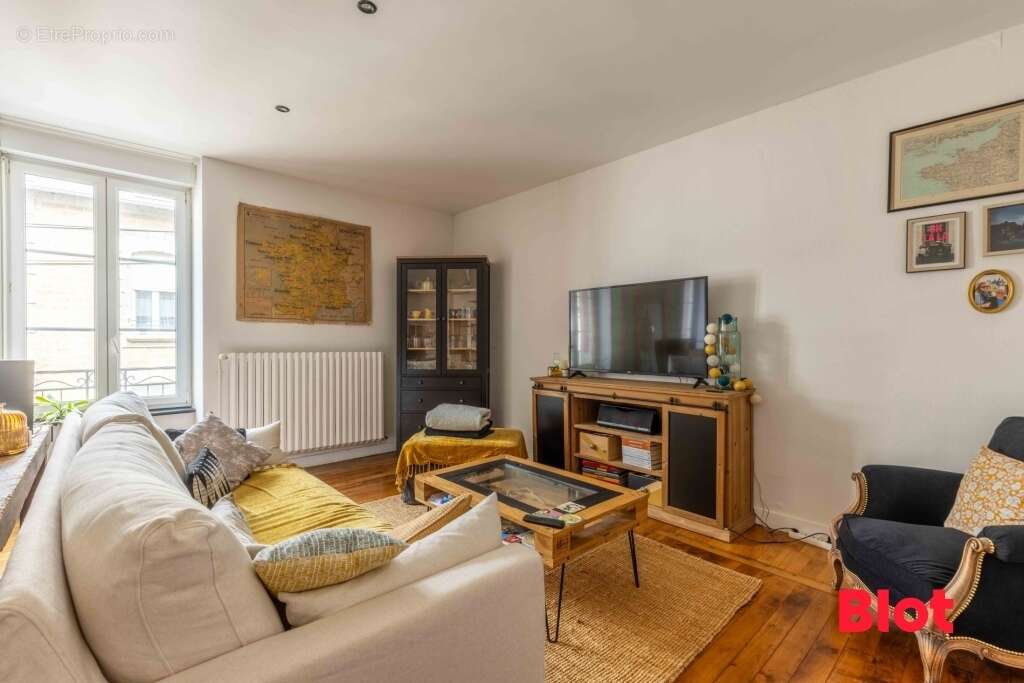 Appartement à FOUGERES