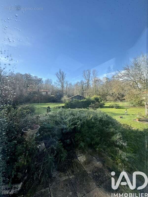 Photo 3 - Maison à FARGUES-SAINT-HILAIRE