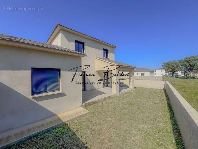À vendre Maison T4 en duplex de 86m² neuve avec garage, Folelli, Penta di Casinca, Haute-Corse (20) - photo 16