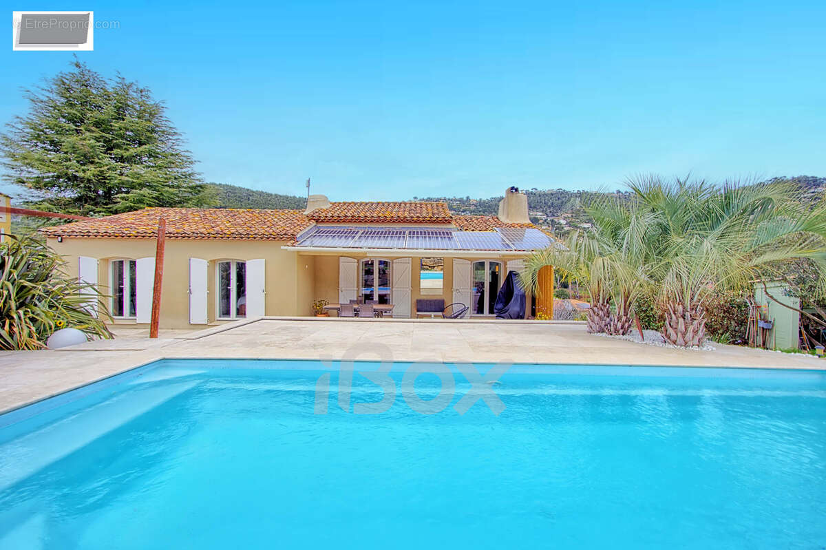 Maison à CARQUEIRANNE