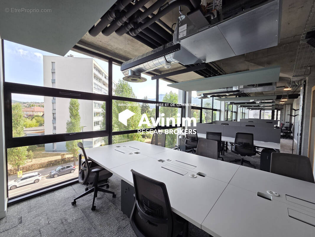 Commerce 335 m² à Annecy  - photo 1