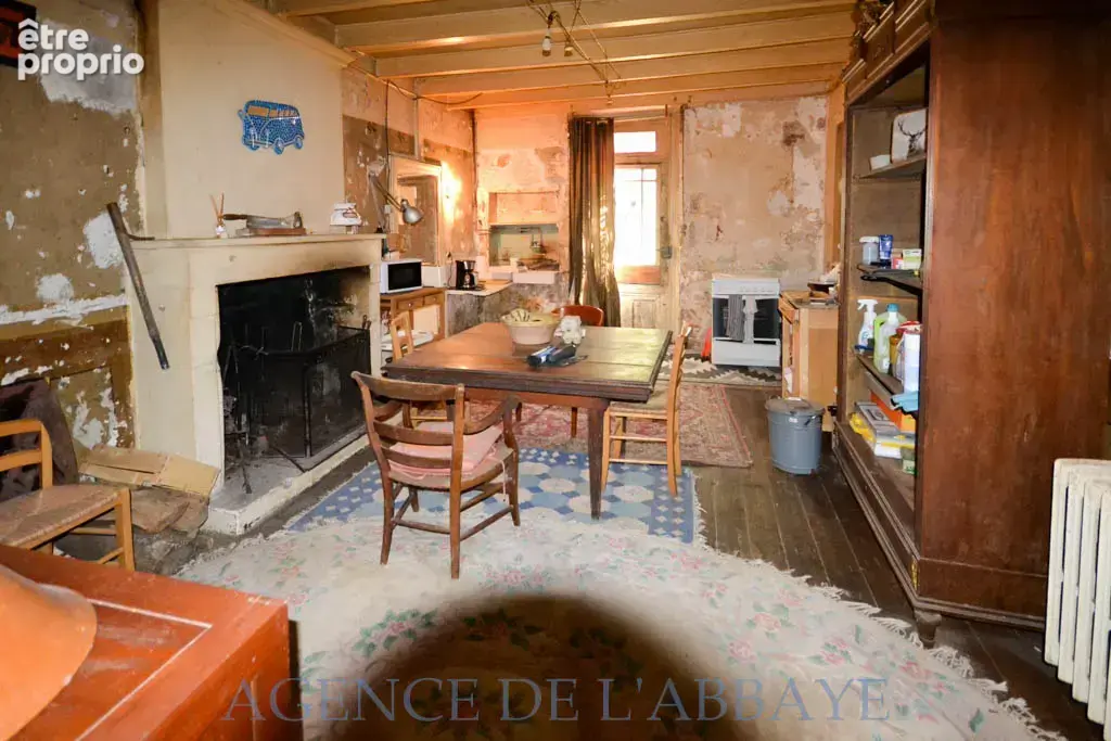 St-andre-de-lidon charentaise  à renover, 3 chambres, terrain 2431 m2 - photo 2