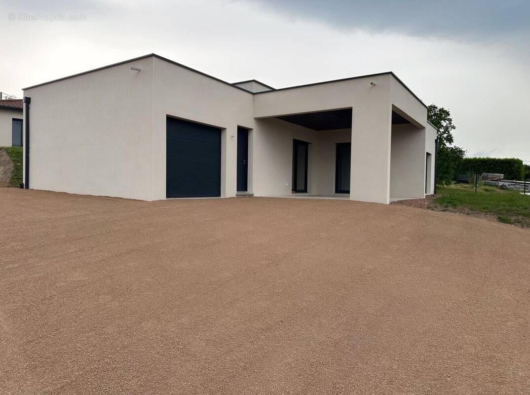 Photo 1 - Maison à VILLEMONTAIS