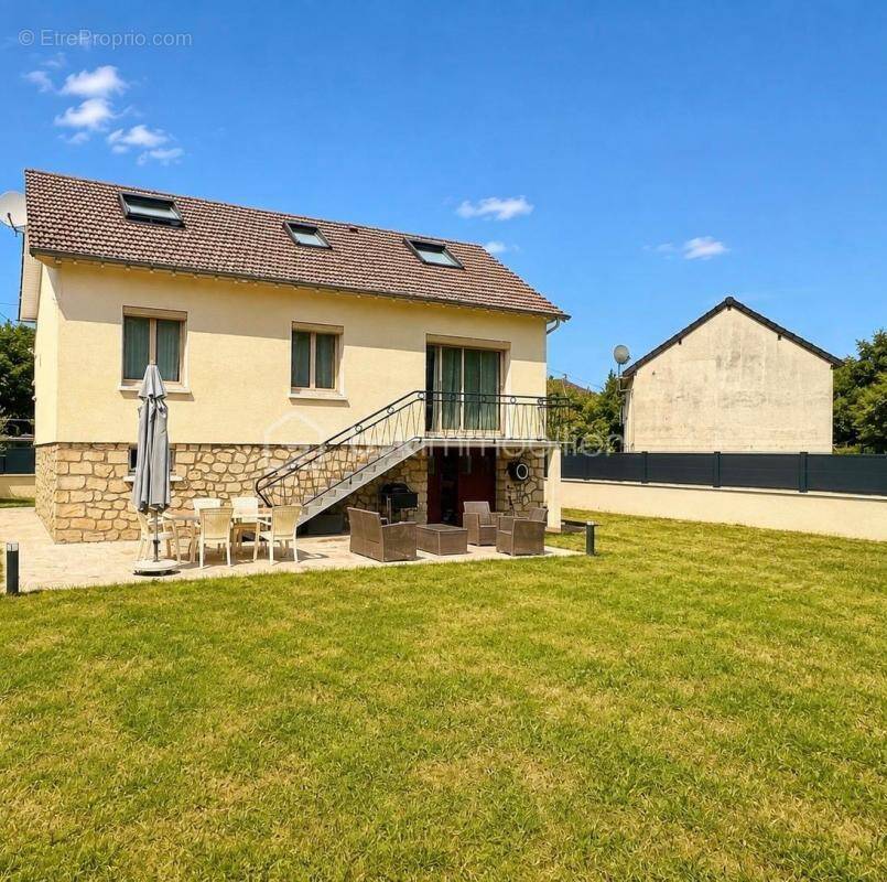 Maison à BORNEL
