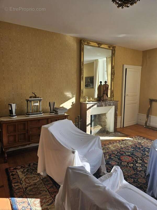 Maison à MOULINS-ENGILBERT