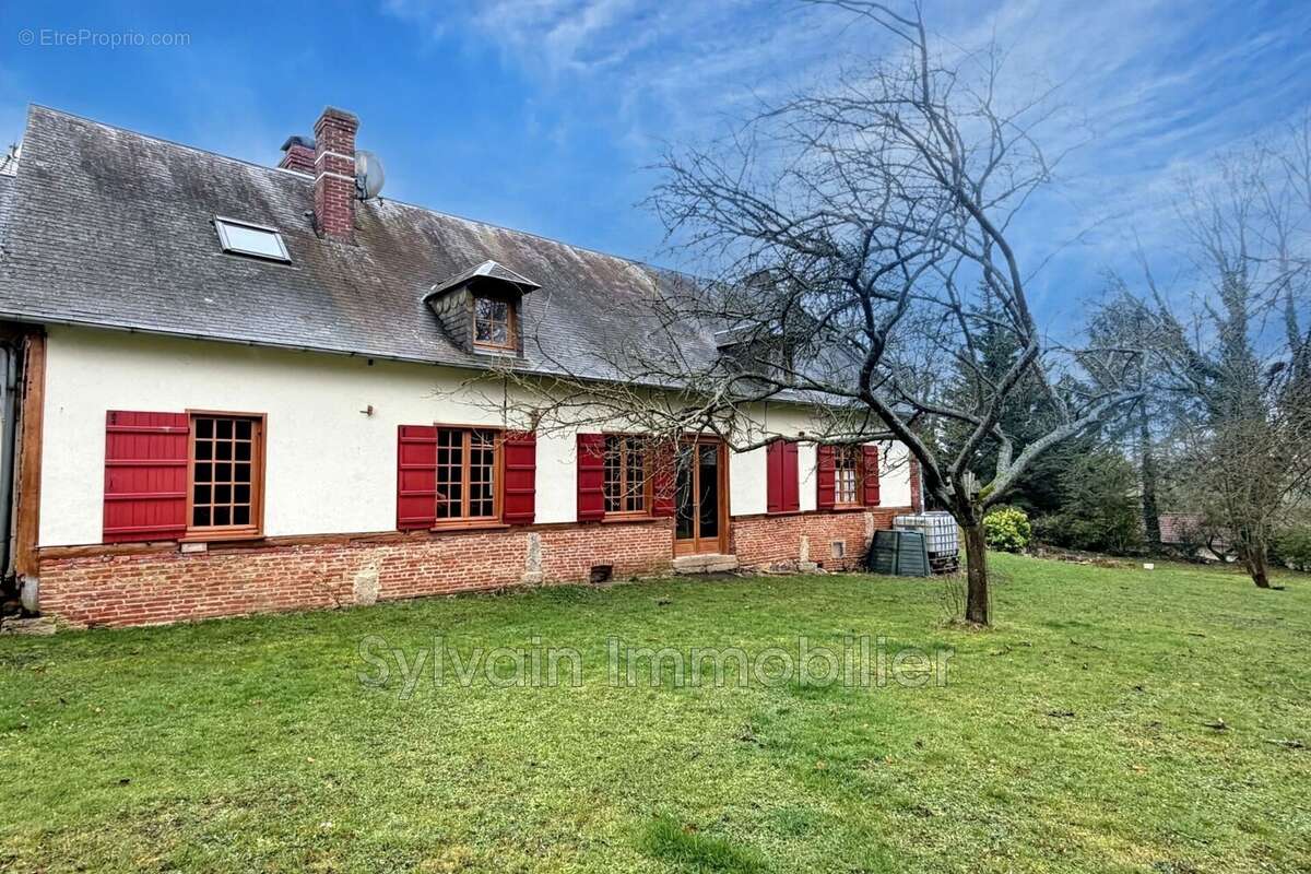 Maison à CREVECOEUR-LE-GRAND