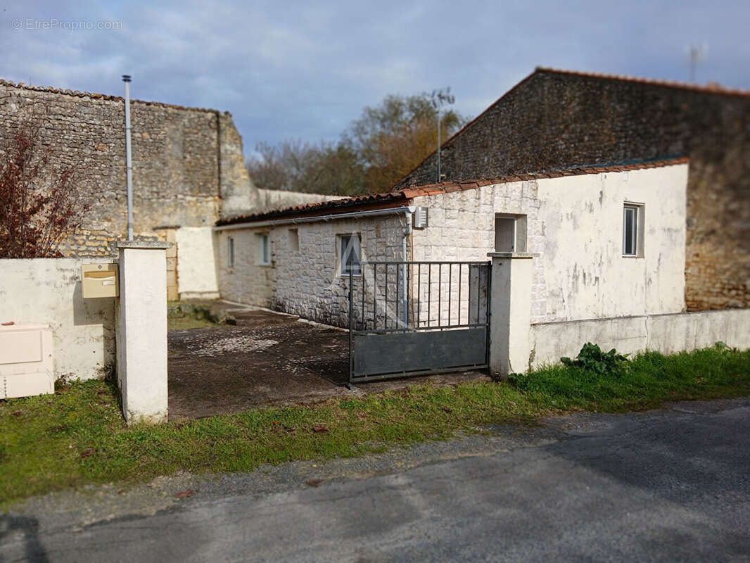 Maison à SAINT-VAIZE