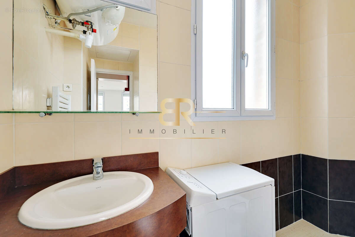 Appartement à LES LILAS