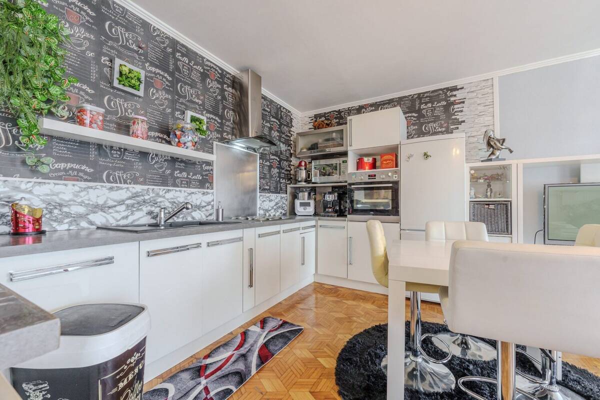 Appartement à SAINT-MARTIN-D'HERES