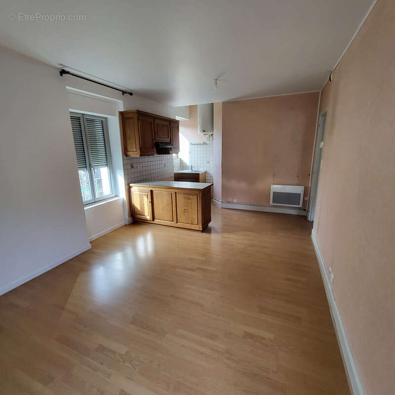 Maison à RIOM-ES-MONTAGNES