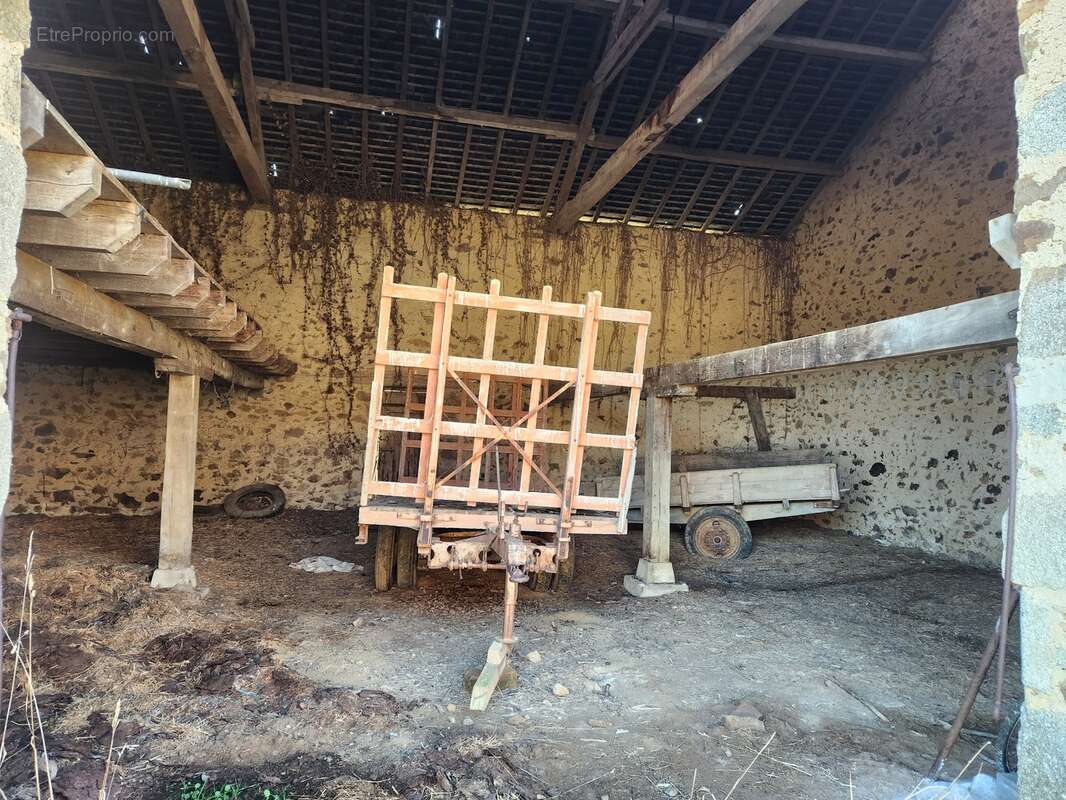 Maison à SAINT-LEONARD-DE-NOBLAT