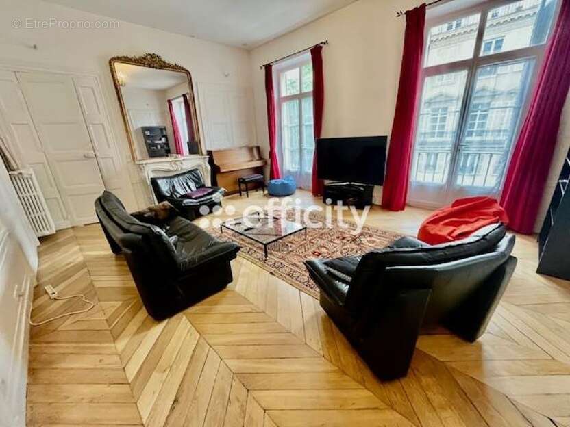 Appartement à PARIS-10E