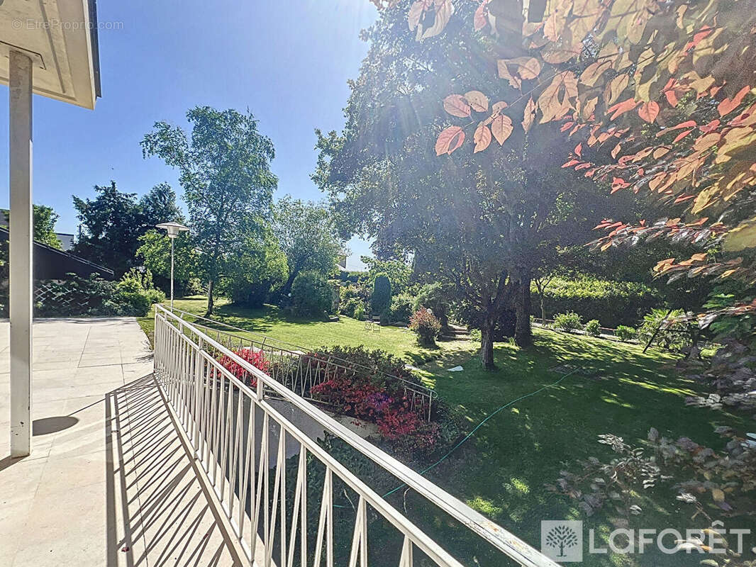 Maison à SAINT-MACAIRE-EN-MAUGES