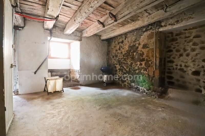 Maison à MAGNAC-LAVAL