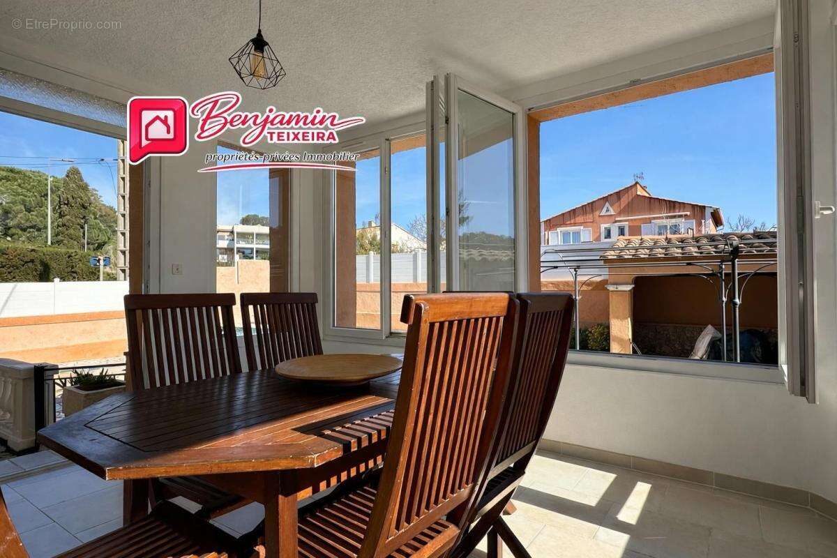 Maison 225 m² à Saint-Raphael  - photo 12