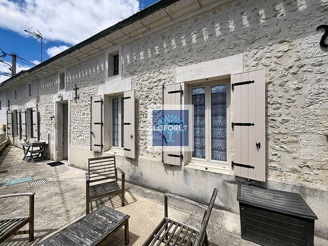 Maison à JONZAC