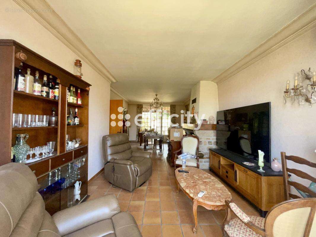 Maison 108 m² à Saint-Juery  - photo 4