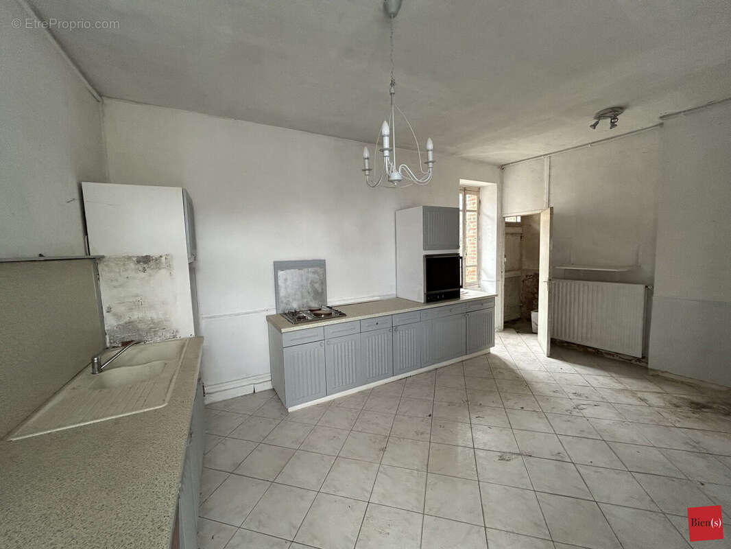 Maison à LA BAZOUGE-DES-ALLEUX