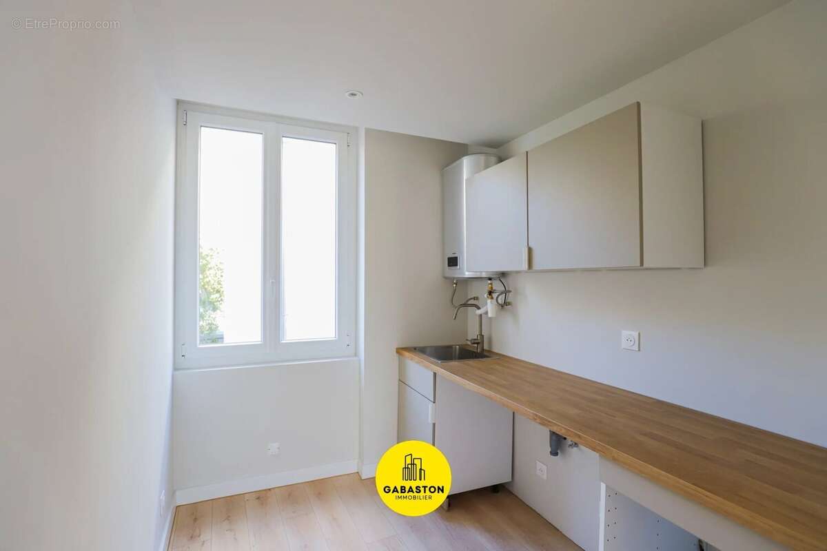 Appartement à MARSEILLE-1E