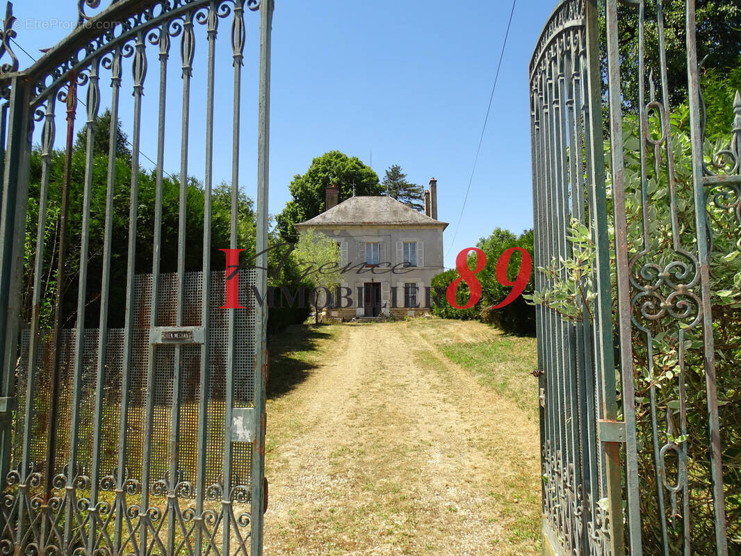 Maison à BRION-SUR-OURCE