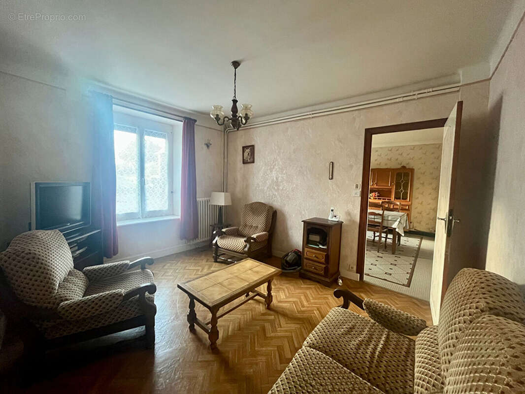 Maison à YFFINIAC