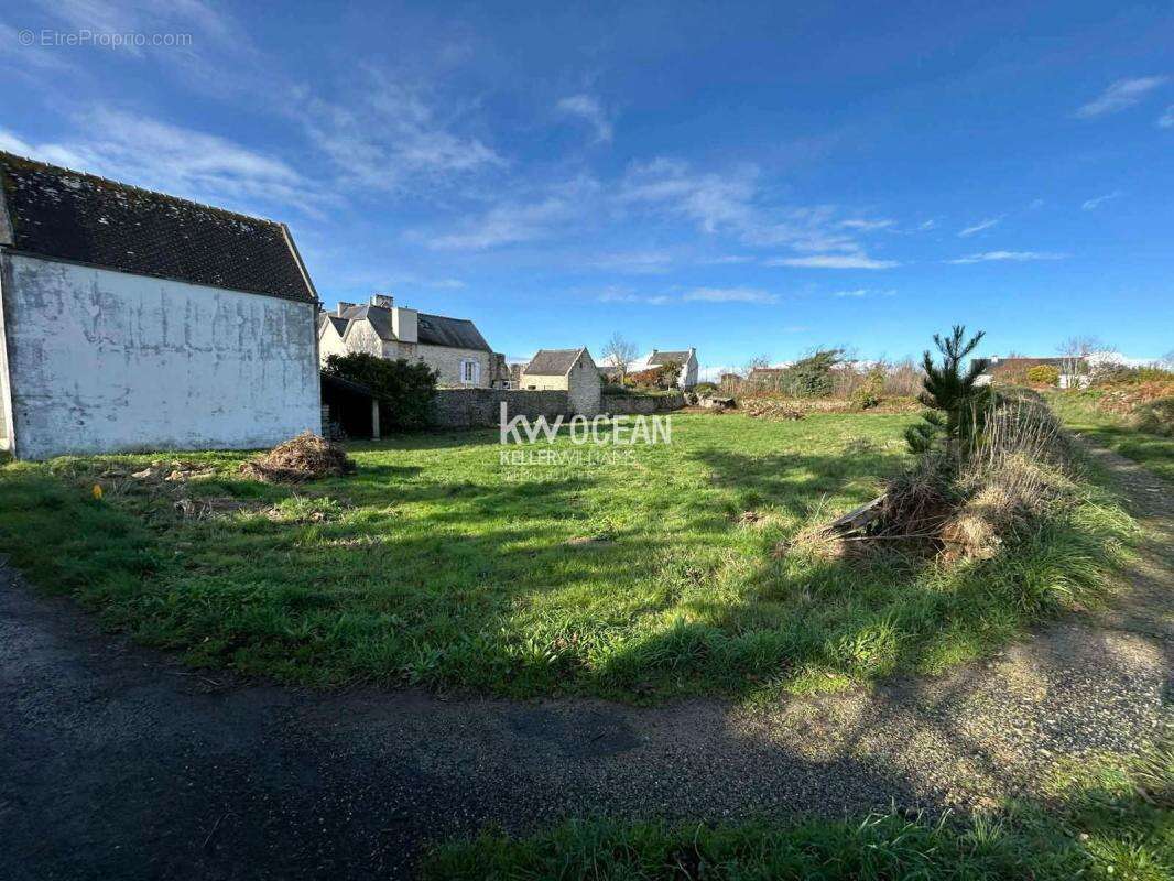 Terrain à PLOUHINEC