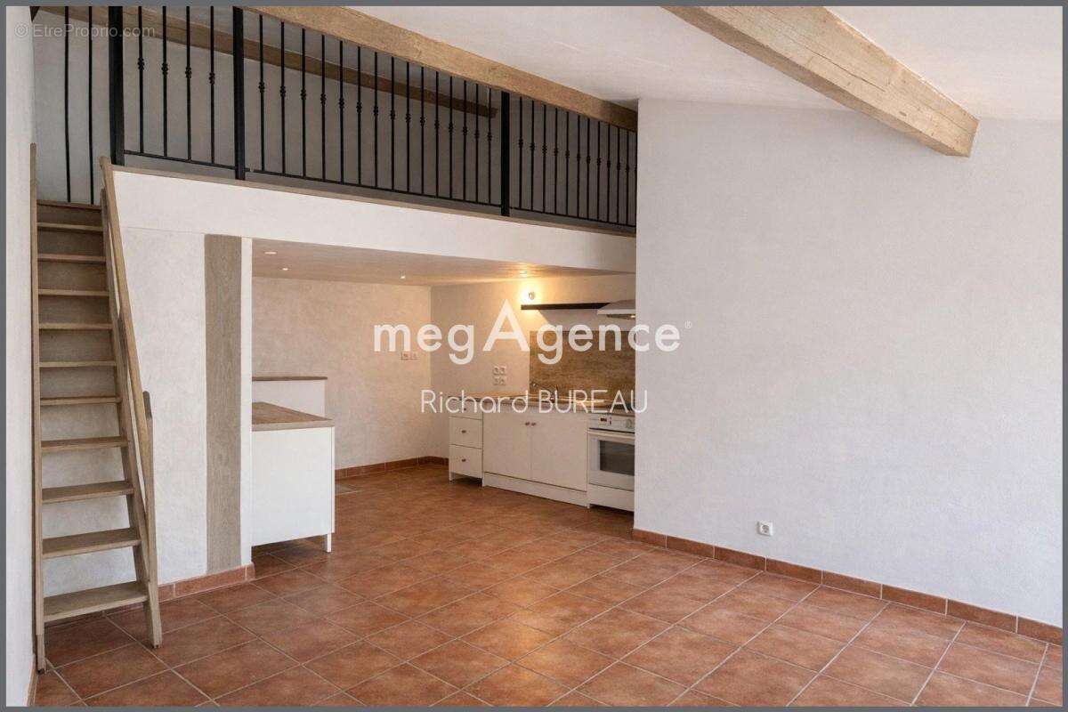 Appartement à LE LUC