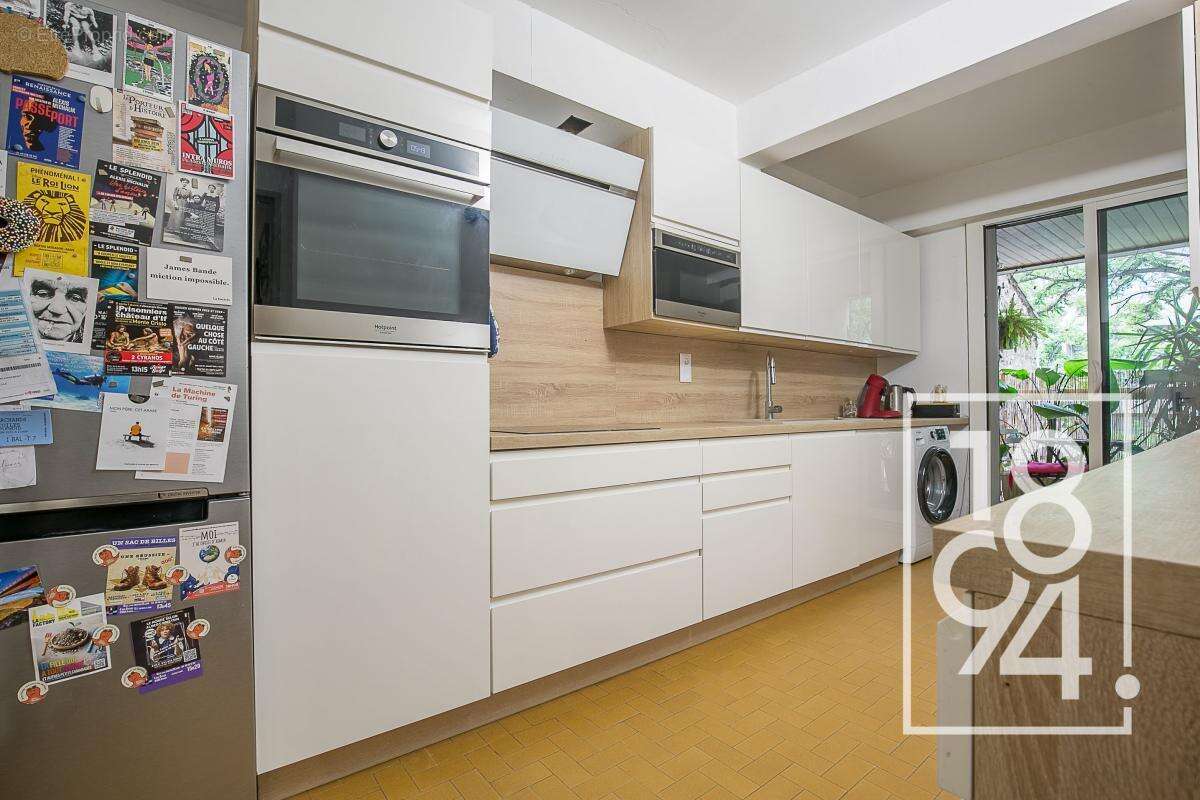 Appartement à MARSEILLE-6E