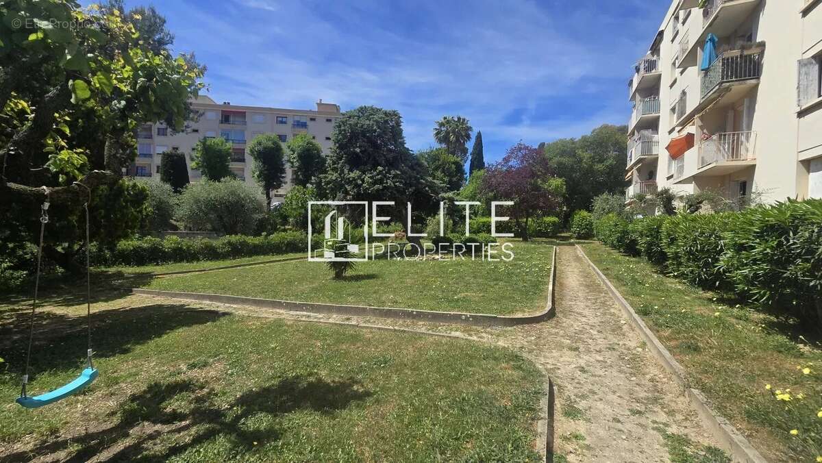 Appartement à LE CANNET