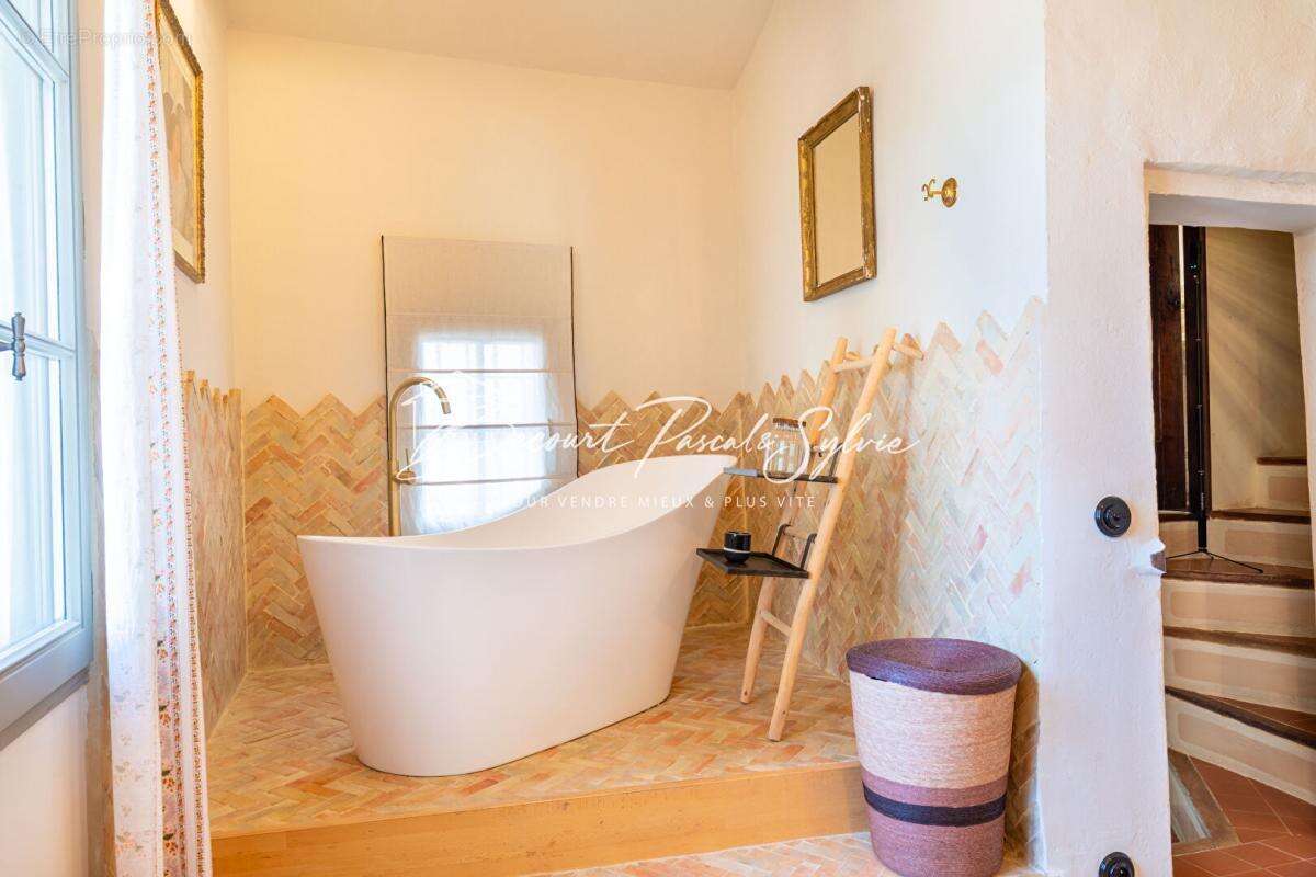 Maison à PERNES-LES-FONTAINES