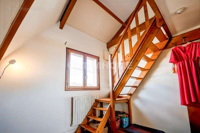 Maison familiale 100 m² – Centre-ville de Drancy – Jardin & pompe à chaleur récente - photo 11