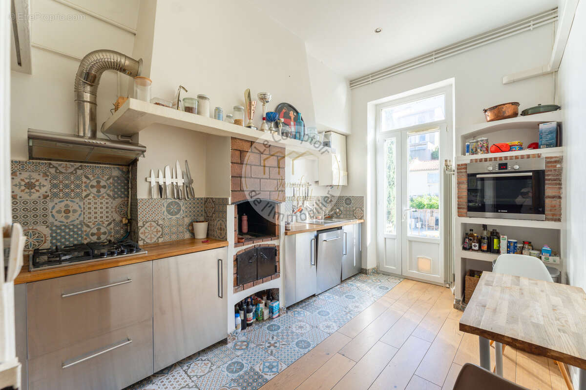 Appartement à MARSEILLE-6E